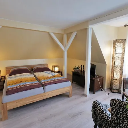 Elena Kempf Haaratelier & Hotel *