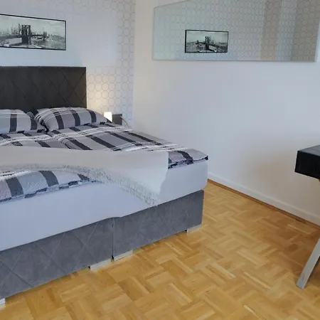 Elena Kempf Haaratelier & Hotel