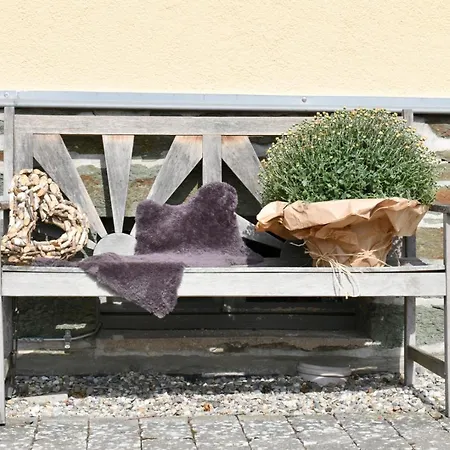 Elena Kempf Haaratelier & *