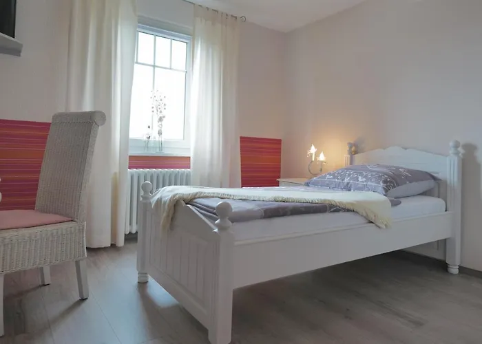 Elena Kempf Haaratelier & * Braunfels