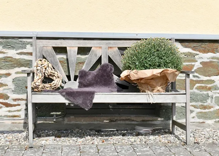 Elena Kempf Haaratelier & *